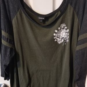 Torrid Skull Raglan t shirt
